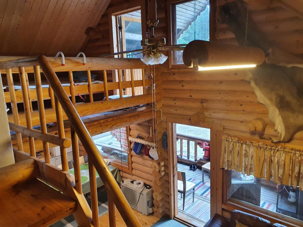 Viihtyisae Hirsimoekki Jaerven Rannalla Siikainen Exteriör bild