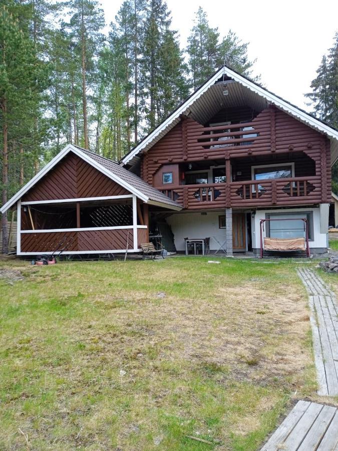 Viihtyisae Hirsimoekki Jaerven Rannalla Siikainen Exteriör bild