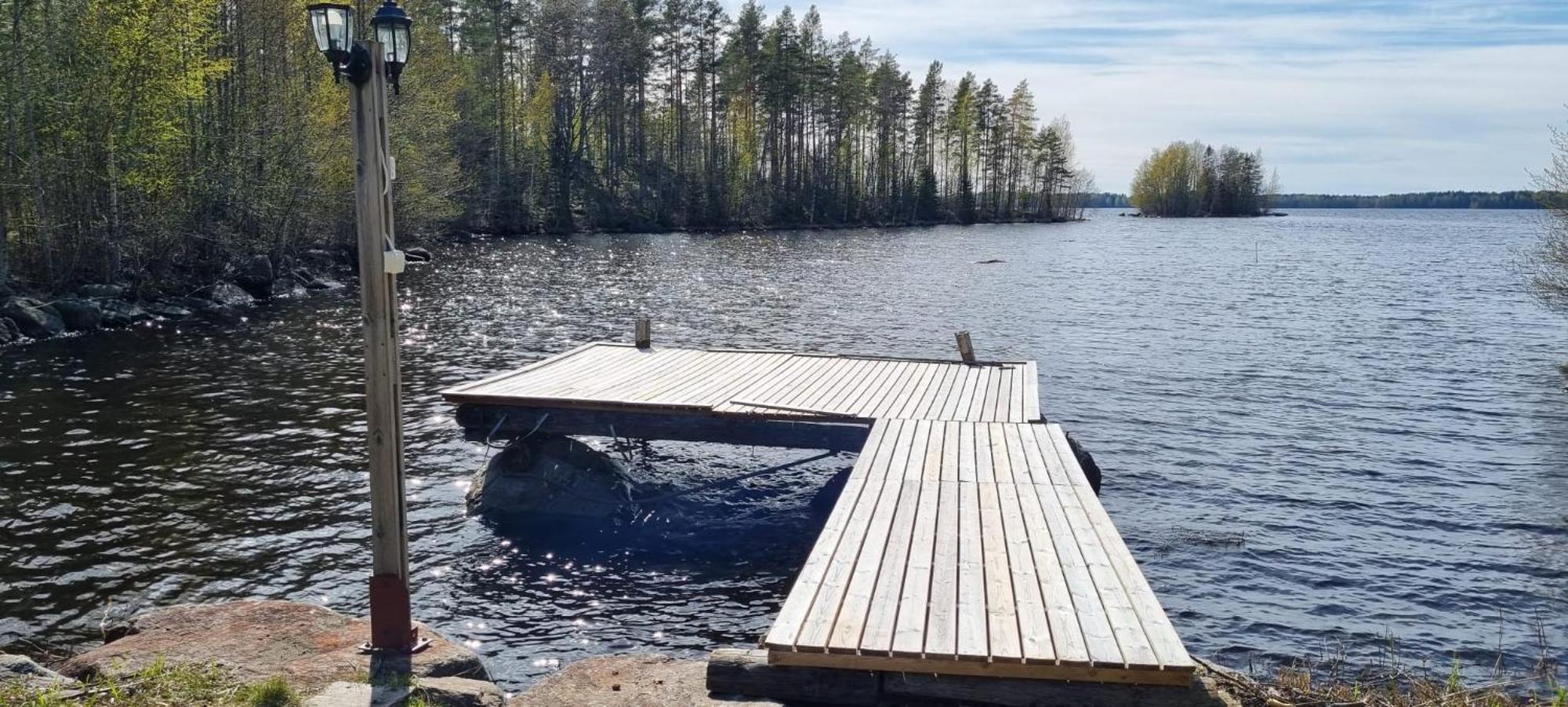 Viihtyisae Hirsimoekki Jaerven Rannalla Siikainen Exteriör bild